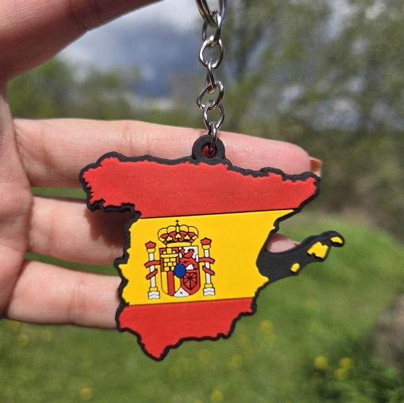 Keychains From Around The World - Picture 10 of 11